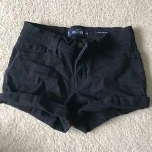 Hollister Low-Rise Midi Short Black Shorts 00w23